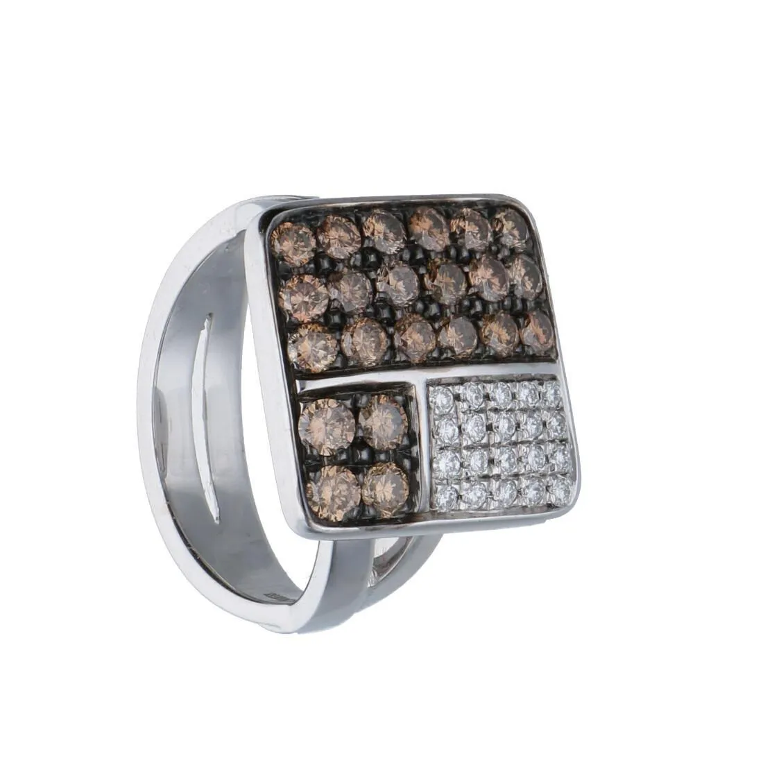 Anello in oro bianco con diamanti