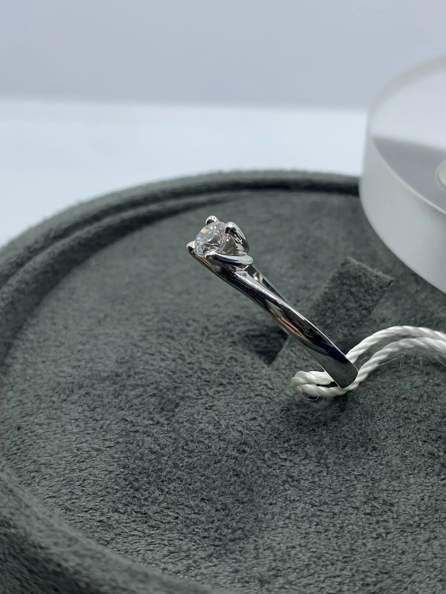 Anello Solitario Giorgio Visconti in oro Bianco e Brilante Ct. 0,31