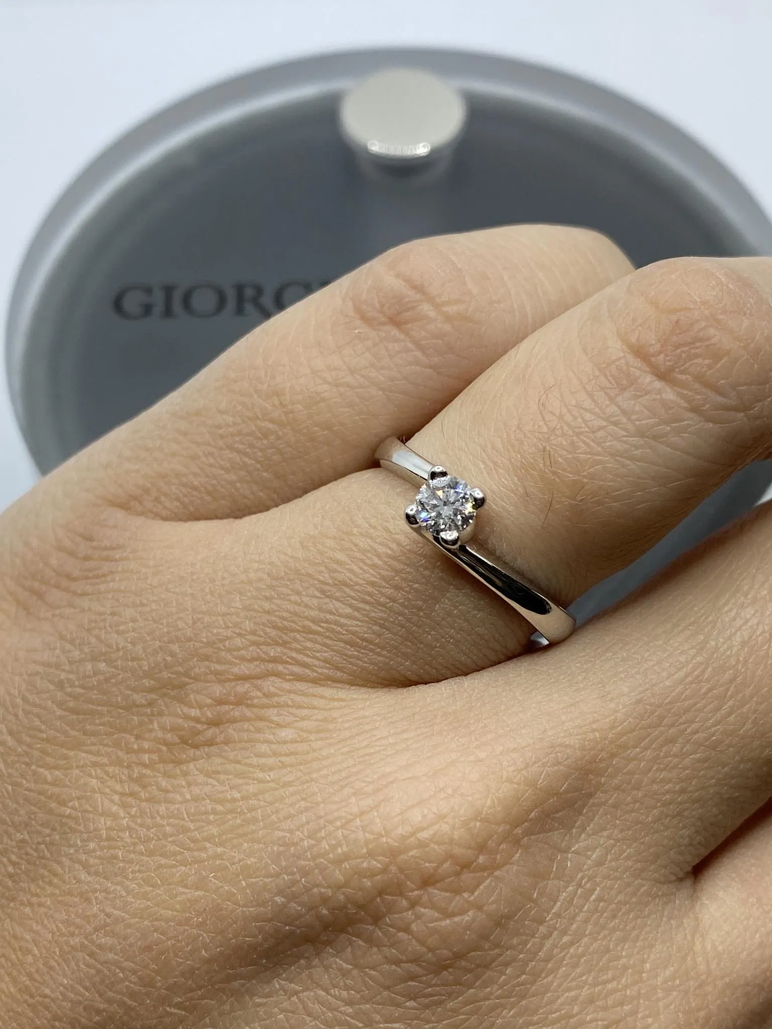 Anello Solitario Giorgio Visconti in oro Bianco e Brilante Ct. 0,31