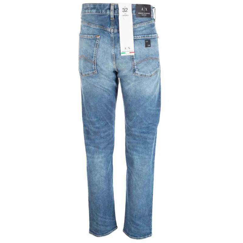 Jeans J24 slavato con abrasioni 