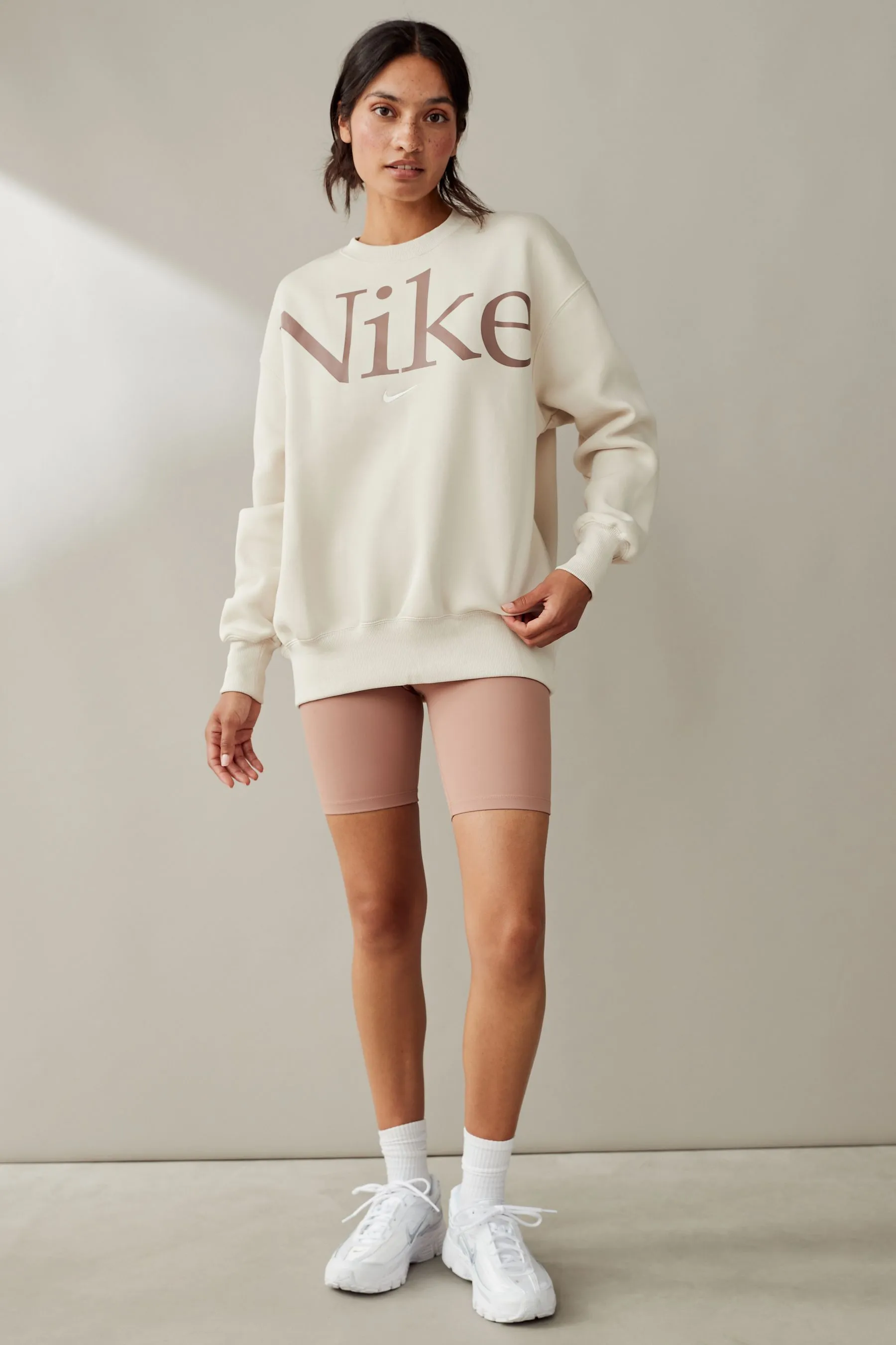 Nike - Felpa oversize Girocollo stile college    