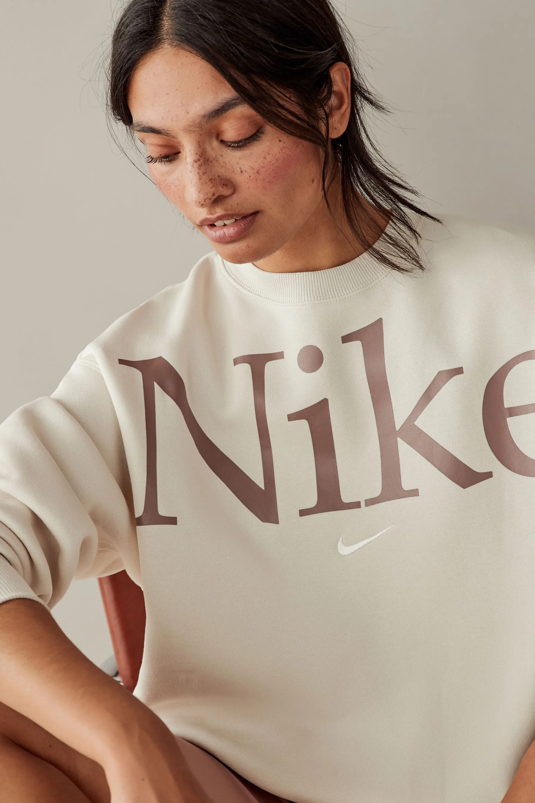Nike - Felpa oversize Girocollo stile college    