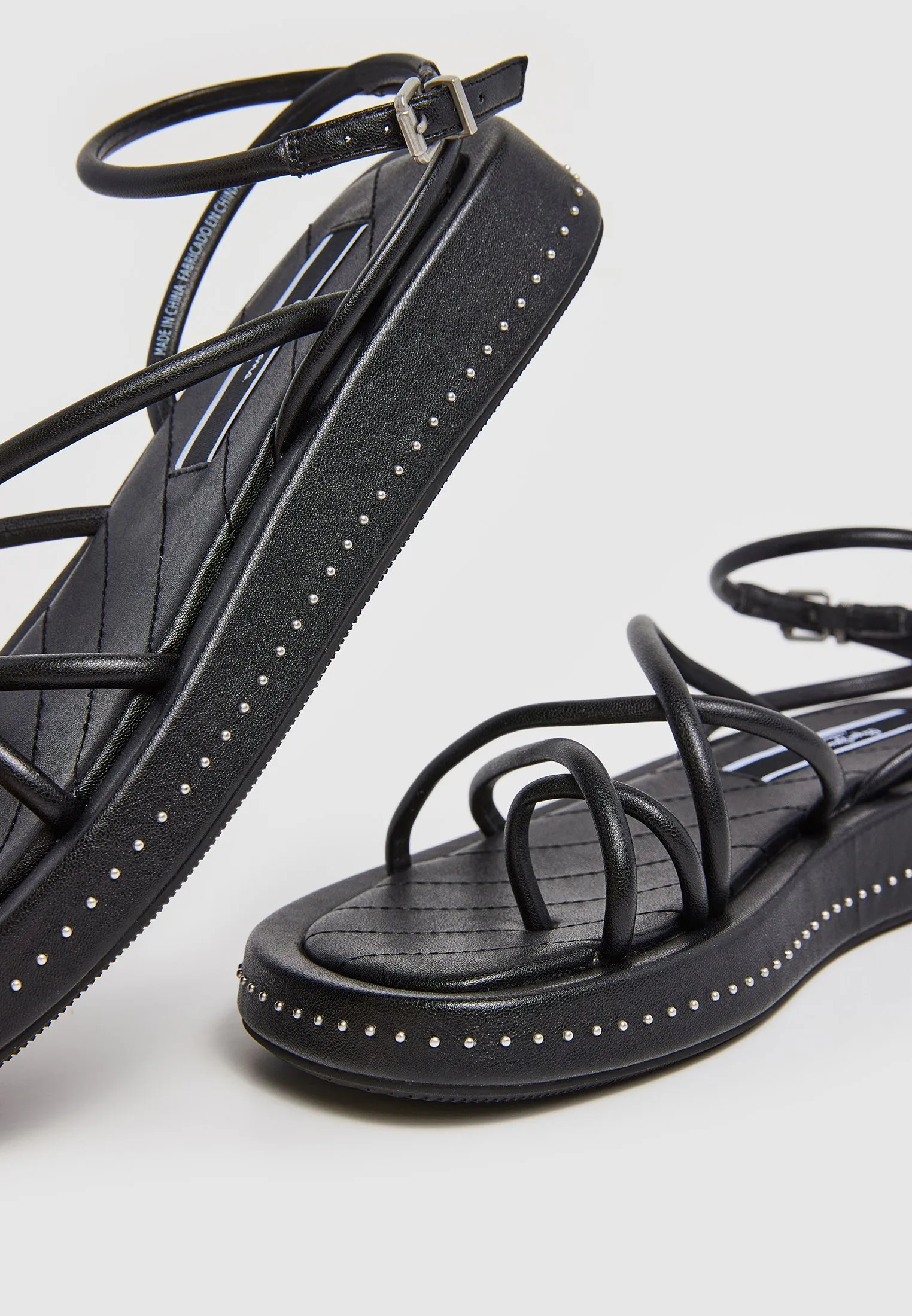 SUMMER STUDS - Sandali con plateau