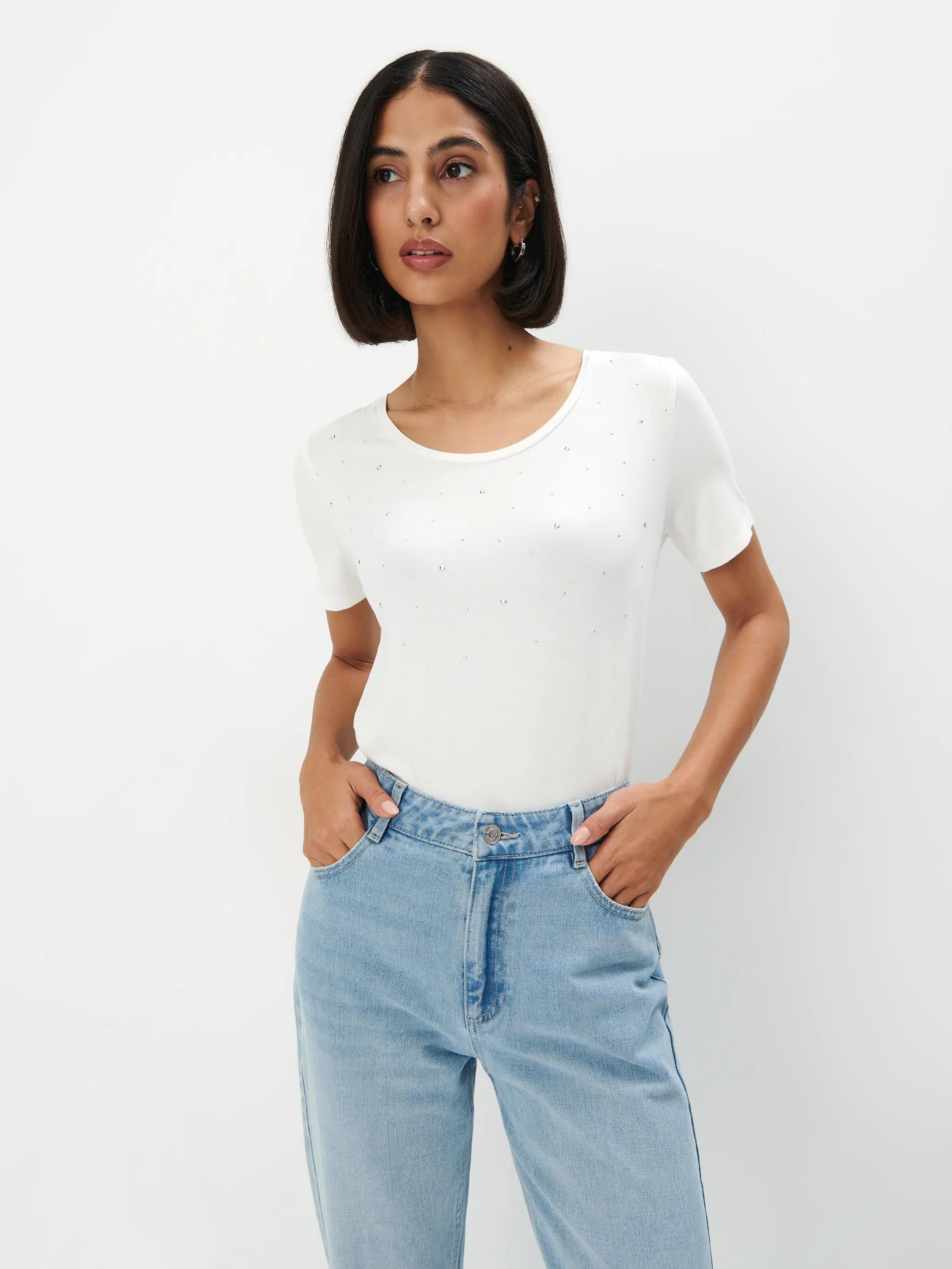 T-shirt con elemento decorativo